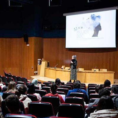 2023 Mujer Doc Universidad 07